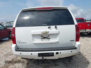 2011 Chevrolet Tahoe LT z VIN 1GNSCBE0XBR135285, wystawiony jako IAAI lot #42317804 z przebiegiem 301 967 mil mil oraz . Historia ofert i sprzedaży dostępna na DreamBid. Obrazek 16.