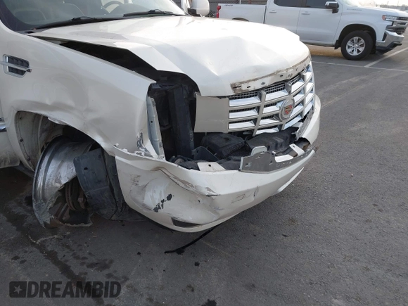 2009 Cadillac Escalade z VIN 1GYFC23229R273227, wystawiony jako IAAI lot #41071598 z przebiegiem 132 263 mil mil oraz . Historia ofert i sprzedaży dostępna na DreamBid. Obrazek 6.