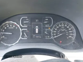 2018 Toyota Tundra SR5 z VIN 5TFEY5F10JX242131, wystawiony jako IAAI lot #41977889 z przebiegiem 178 913 mil mil oraz . Historia ofert i sprzedaży dostępna na DreamBid. Obrazek 7.