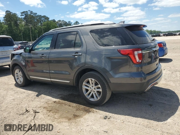2017 Ford Explorer XLT with VIN 1FM5K7D82HGC44949, listed as a Copart auction lot 53078505 with 84,807 mi miles and Salvage Title. Bid and sale history available at carsss.com. Image 2.