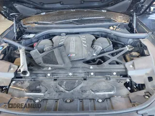 2022 BMW X5 M z VIN 5YMJU0C06N9L14251, wystawiony jako IAAI lot #40388936 z przebiegiem 59 561 mil mil oraz . Historia ofert i sprzedaży dostępna na DreamBid. Obrazek 10.