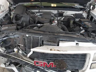 1998 GMC Yukon with VIN 1GKEK13R7WJ700881, listed as a IAAI auction lot 41507538 with 188,396 mi miles. Bid and sale history available at carsss.com. Image 10.