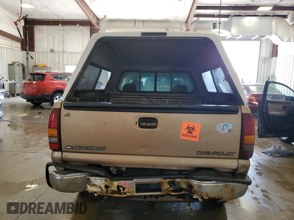 2001 Chevrolet Silverado 1500 LS with VIN 1GCEK19T51E127687, listed as a Copart auction lot 52700045 with Not Provided miles and Non Repairable. Bid and sale history available at DreamBid. Image 6.