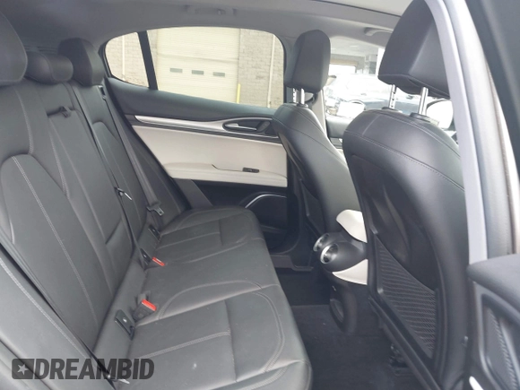 2019 Alfa Romeo Stelvio z VIN ZASPAJAN2K7C48523, wystawiony jako IAAI lot #42246378 z przebiegiem 46 546 mil mil oraz . Historia ofert i sprzedaży dostępna na DreamBid. Obrazek 8.