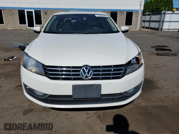 2014 Volkswagen Passat SE z VIN 1VWBN7A30EC022997, wystawiony jako Copart lot #57582285 z przebiegiem 94 920 mil mil oraz Szkoda całkowita • Salvage title. Historia ofert i sprzedaży dostępna na DreamBid. Obrazek 5.