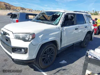 2020 Toyota 4Runner SR5 with VIN JTEBU5JR8L5764463, listed as a IAAI auction lot 41414717 with 94,723 mi miles. Bid and sale history available at carsss.com. Image 2.