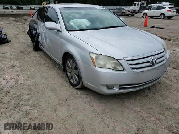 2006 Toyota Avalon XL z VIN 4T1BK36B36U066018, wystawiony jako Copart lot #56701295 z przebiegiem 231 694 mil mil oraz Szkoda całkowita • Salvage title. Historia ofert i sprzedaży dostępna na DreamBid. Obrazek 13.