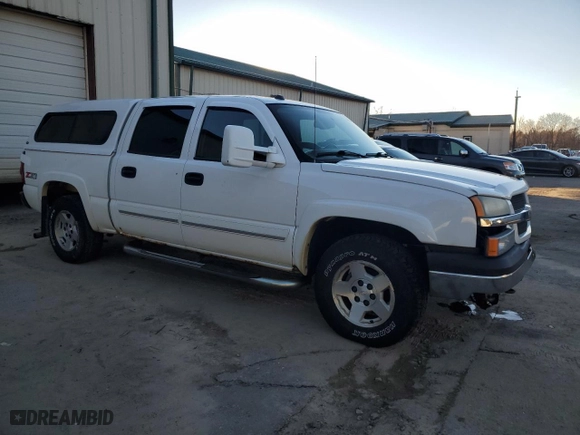 2004 Chevrolet Silverado 1500 Crew Cab LS with VIN 2GCEK13T541399929, listed as a Copart auction lot 79721754 with 204,231 mi miles and Salvage Title. Bid and sale history available at carsss.com. Image 4.