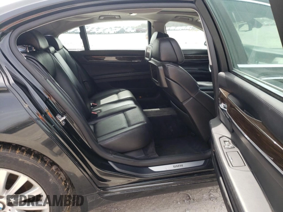 2010 BMW 7 Series 750Li z VIN WBAKB8C52ACY62870, wystawiony jako Copart lot #32775902 z przebiegiem 119 832 mil mil oraz Szkoda całkowita • Salvage title. Historia ofert i sprzedaży dostępna na DreamBid. Obrazek 6.