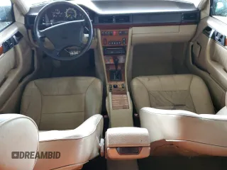 1995 Mercedes-Benz E with VIN WDBEA92E6SF318493, listed as a Copart auction lot 49295995 with 191,983 mi miles and Clean Title. Bid and sale history available at DreamBid. Image 8.