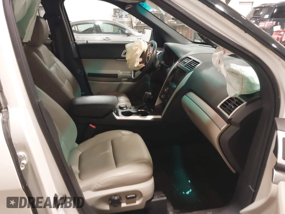 2015 Ford Explorer XLT with VIN 1FM5K8D81FGA19621, listed as a IAAI auction lot 41185389 with 90,766 mi miles and . Bid and sale history available at carsss.com. Image 5.