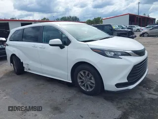 2024 Toyota Sienna LE with VIN 5TDKRKEC3RS193834, listed as a IAAI auction lot 41661835 with 15,617 mi miles. Bid and sale history available at carsss.com. Image 1.