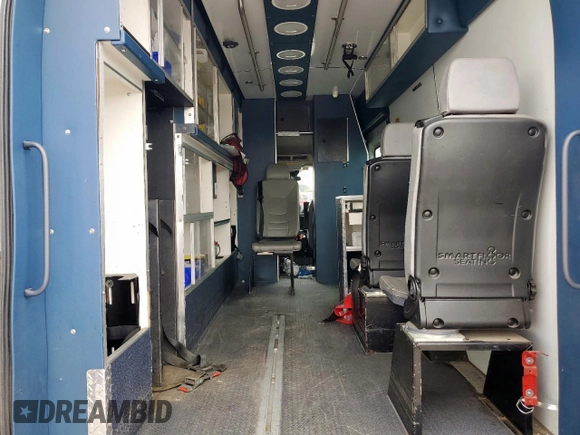 2016 Ford Transit with VIN 1FDYR3XG0GKB33168, listed as a Copart auction lot 63456135 with 368,683 mi miles and Clean title. Bid and sale history available at DreamBid. Image 10.