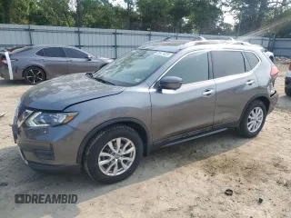 2017 Nissan Rogue SV z VIN 5N1AT2MT8HC764048, wystawiony jako Copart lot #58471225 z przebiegiem 113 720 mil mil oraz Szkoda całkowita • Salvage title. Historia ofert i sprzedaży dostępna na DreamBid. Obrazek 1.