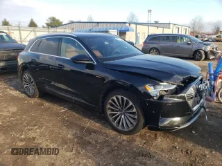 2019 Audi e-tron Prestige z VIN WA1VAAGE5KB024077, wystawiony jako Copart lot #69376182 z przebiegiem 34 077 mil mil oraz . Historia ofert i sprzedaży dostępna na DreamBid. Obrazek 4.