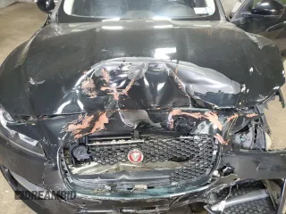2017 Jaguar F-Pace 35t Premium with VIN SADCJ2BV4HA489317, listed as a Copart auction lot 54831305 with 61,402 mi miles and Salvage Title. Bid and sale history available at DreamBid. Image 12.
