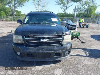 2007 Chevrolet Avalanche LTZ z VIN 3GNEC12J67G110914, wystawiony jako IAAI lot #41933097 z przebiegiem 197 230 mil mil oraz . Historia ofert i sprzedaży dostępna na DreamBid. Obrazek 12.
