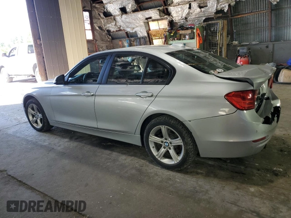 2014 BMW 3 Series 328i xDrive z VIN WBA3B5C55EP652751, wystawiony jako Copart lot #61654285 z przebiegiem 134 642 mil mil oraz Szkoda całkowita • Salvage title. Historia ofert i sprzedaży dostępna na DreamBid. Obrazek 2.
