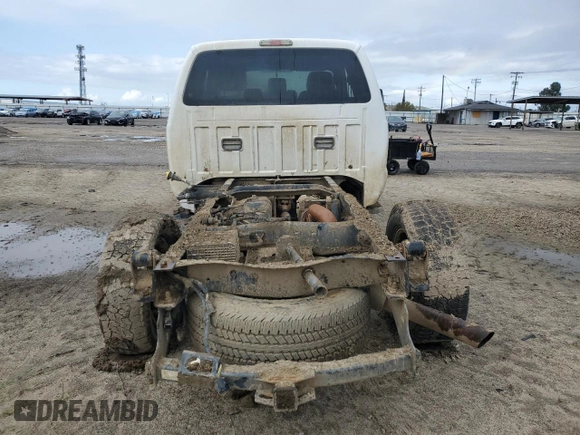 2016 Ford Super Duty F-250 SRW XLT with VIN 1FT7X2B69GEC98732, listed as a Copart auction lot 45170125 with 116,877 mi miles and Salvage Title. Bid and sale history available at carsss.com. Image 6.