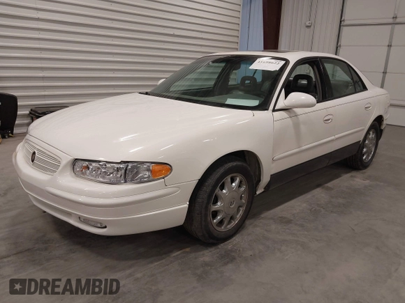 2003 Buick Regal GS with VIN 2G4WF521531230567, listed as a IAAI auction lot 41698622 with 191,835 mi miles. Bid and sale history available at carsss.com. Image 2.
