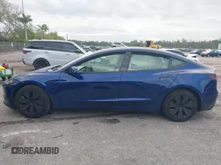 2025 Tesla Model 3 Long Range with VIN 5YJ3E1EA2SF919461, listed as a IAAI auction lot 41672494 with 777 mi miles and . Bid and sale history available at DreamBid. Image 14.