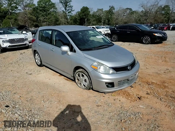 2011 Nissan Versa SL z VIN 3N1BC1CP8BL507316, wystawiony jako Copart lot #45740375 z przebiegiem 102 795 mil mil oraz Szkoda całkowita • Salvage title. Historia ofert i sprzedaży dostępna na DreamBid. Obrazek 10.