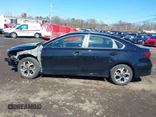 2021 Kia Forte FE with VIN 3KPF24AD1ME326593, listed as a IAAI auction lot 41816413 with 40,938 mi miles and . Bid and sale history available at carsss.com. Image 14.