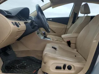 2009 Volkswagen Passat Komfort z VIN WVWJK73C39E024189, wystawiony jako Copart lot #48252385 z przebiegiem Nie podano mil oraz Szkoda całkowita • Salvage title. Historia ofert i sprzedaży dostępna na DreamBid. Obrazek 7.