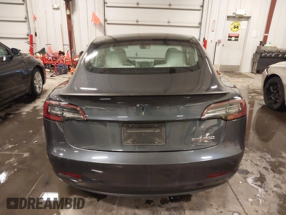 2020 Tesla Model 3 Performance z VIN 5YJ3E1EC3LF641768, wystawiony jako IAAI lot #41542615 z przebiegiem 43 343 mil mil oraz . Historia ofert i sprzedaży dostępna na DreamBid. Obrazek 17.