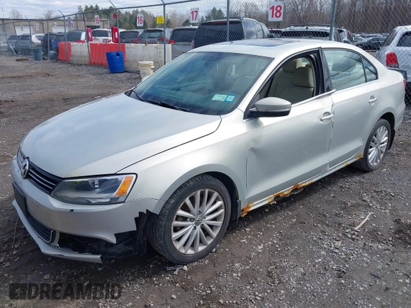 2011 Volkswagen Jetta SEL с VIN 3VWLZ7AJ7BM112147, выставлен на аукционе IAAI как лот 41967599 с пробегом 196 665 миль миль и . История ставок и продаж доступна на DreamBid. Изображение 2.