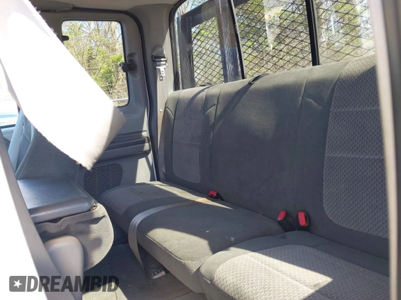 2003 Ford F-350 XL with VIN 1FTSX31S13EB86208, listed as a IAAI auction lot 41940182 with 210,042 mi miles and . Bid and sale history available at DreamBid. Image 8.