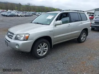 2006 Toyota Highlander Hybrid with VIN JTEEW21A860011629, listed as a IAAI auction lot 41915303 with 194,193 mi miles. Bid and sale history available at carsss.com. Image 2.