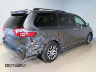 2018 Toyota Sienna XLE Auto Access Seat with VIN 5TDYZ3DC3JS921237, listed as a Copart auction lot 48207645 with 58,821 mi miles and Salvage Title. Bid and sale history available at carsss.com. Image 3.