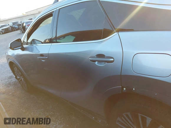 2024 Lexus RX 350h z VIN 2T2BBMCAXRC036064, wystawiony jako IAAI lot #41344207 z przebiegiem 9389 mil mil oraz . Historia ofert i sprzedaży dostępna na DreamBid. Obrazek 15.