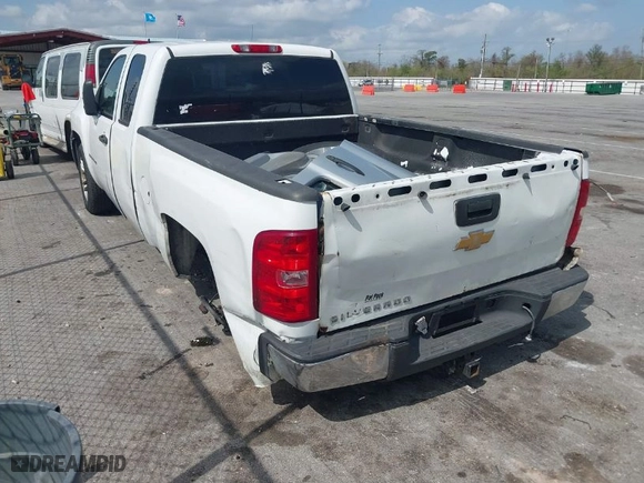 2008 Chevrolet Silverado 1500 Work Truck with VIN 1GCEC19X68Z113851, listed as a IAAI auction lot 41775750 with 227,717 mi miles. Bid and sale history available at carsss.com. Image 3.