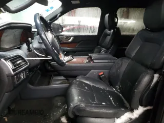 2022 Lincoln Navigator Standard z VIN 5LMJJ3NT2NEL08277, wystawiony jako Copart lot #37306614 z przebiegiem 47 572 mil mil oraz . Historia ofert i sprzedaży dostępna na DreamBid. Obrazek 7.