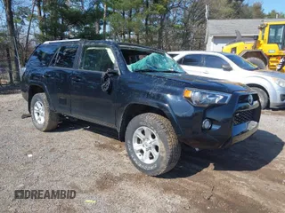 2018 Toyota 4Runner SR5 with VIN JTEBU5JR2J5577698, listed as a IAAI auction lot 41920811 with 129,400 mi miles. Bid and sale history available at carsss.com. Image 1.