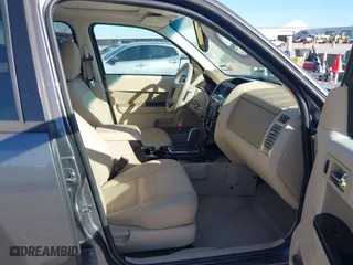 2009 Ford Escape Limited with VIN 1FMCU94G19KC45724, listed as a IAAI auction lot 41860671 with 188,520 mi miles. Bid and sale history available at carsss.com. Image 5.