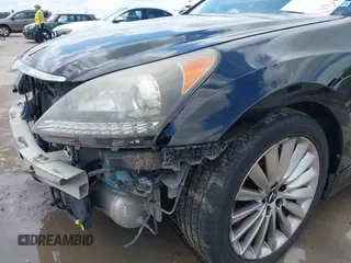 2016 Hyundai Equus Signature z VIN KMHGH4JHXGU101564, wystawiony jako IAAI lot #42210676 z przebiegiem 117 052 mil mil oraz . Historia ofert i sprzedaży dostępna na DreamBid. Obrazek 21.