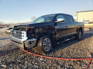 2019 Toyota Tundra SR5 z VIN 5TFAY5F13KX832503, wystawiony jako Copart lot #46536825 z przebiegiem 128 063 mil mil oraz Szkoda całkowita • Salvage title. Historia ofert i sprzedaży dostępna na DreamBid. Obrazek 1.
