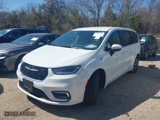 2023 Chrysler Pacifica Hybrid Touring L with VIN 2C4RC1L74PR579720, listed as a IAAI auction lot 41762445 with 38,095 mi miles. Bid and sale history available at carsss.com. Image 17.