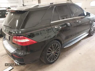2014 Mercedes-Benz M 63 AMG z VIN 4JGDA7EB5EA349900, wystawiony jako IAAI lot #41857802 z przebiegiem 187 204 mil mil oraz . Historia ofert i sprzedaży dostępna na DreamBid. Obrazek 4.