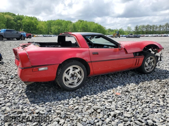 1988 Chevrolet Corvette z VIN 1G1YY2186J5112195, wystawiony jako Copart lot #55990205 z przebiegiem Nie podano mil oraz Szkoda całkowita • Salvage title. Historia ofert i sprzedaży dostępna na DreamBid. Obrazek 3.