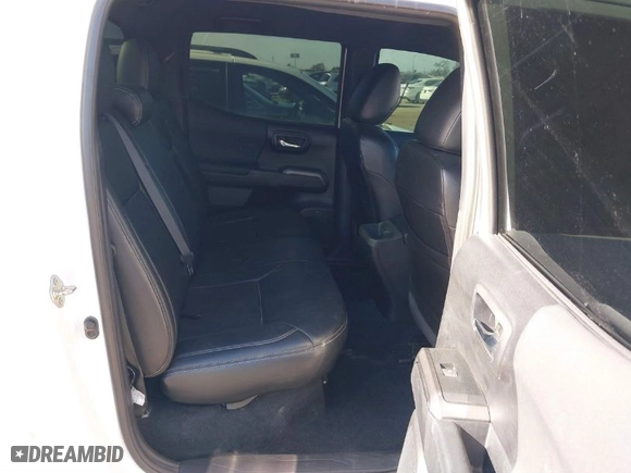 2019 Toyota Tacoma 4WD SR with VIN 3TMCZ5AN3KM277204, listed as a IAAI auction lot 41278640 with 78,930 mi miles. Bid and sale history available at carsss.com. Image 8.