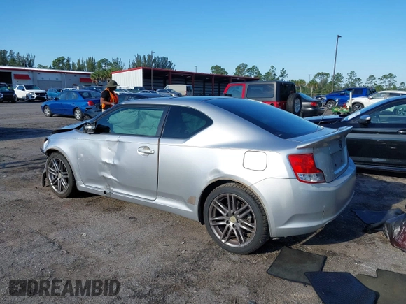 2012 Scion tC z VIN JTKJF5C77C3032559, wystawiony jako IAAI lot #41892954 z przebiegiem 207 718 mil mil oraz . Historia ofert i sprzedaży dostępna na DreamBid. Obrazek 3.