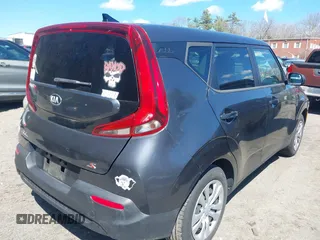 2020 Kia Soul S with VIN KNDJ23AU5L7727308, listed as a IAAI auction lot 42060689 with 62,749 mi miles. Bid and sale history available at carsss.com. Image 4.