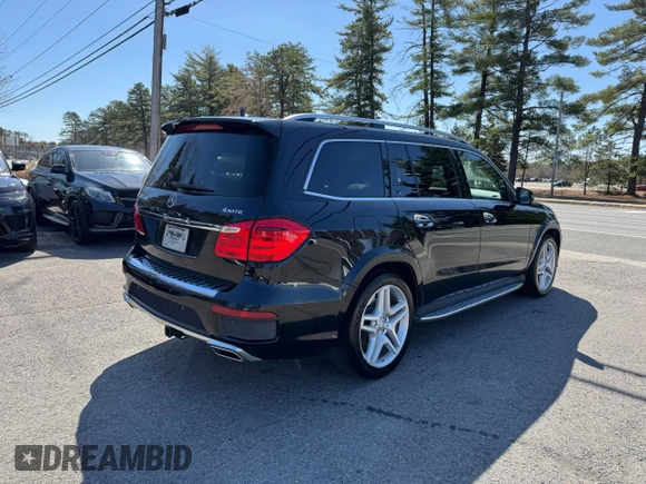 2014 Mercedes-Benz GL-Class GL 550 with VIN 4JGDF7DE1EA318611, listed as a Copart auction lot 54084385 with 184,784 mi miles and Clean Title. Bid and sale history available at carsss.com. Image 3.
