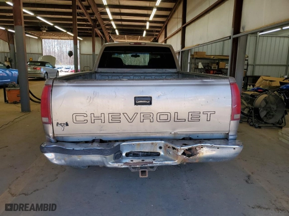 2000 Chevrolet C/K 3500 Crew Cab with VIN 1GCHK33R4YF491903, listed as a Copart auction lot 42501245 with NaN miles and Salvage Title. Bid and sale history available at carsss.com. Image 6.