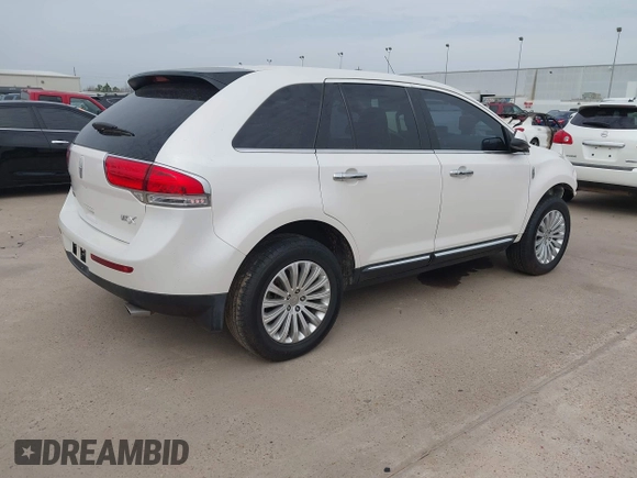 2012 Lincoln MKX with VIN 2LMDJ6JK8CBL01555, listed as a IAAI auction lot 41723407 with 111,370 mi miles. Bid and sale history available at carsss.com. Image 4.
