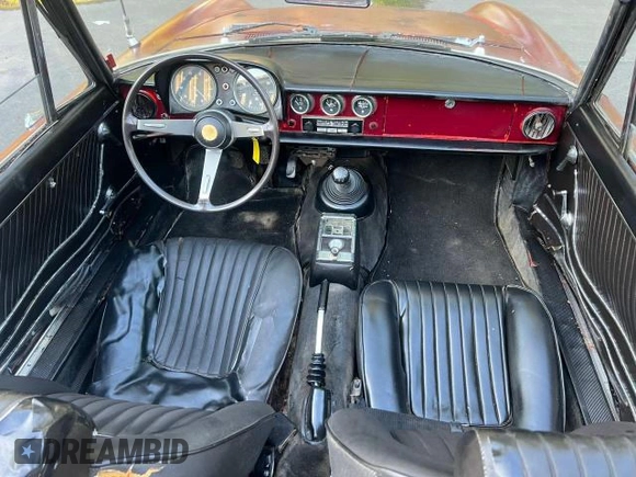 1969 Alfa Romeo Spider z VIN AR1481093, wystawiony jako Copart lot #55366765 z przebiegiem 94 213 mil mil oraz Czysty tytuł • Clean title. Historia ofert i sprzedaży dostępna na DreamBid. Obrazek 9.